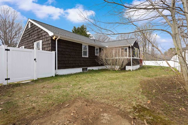 12 Colonial Circle, Hampton, NH 03842