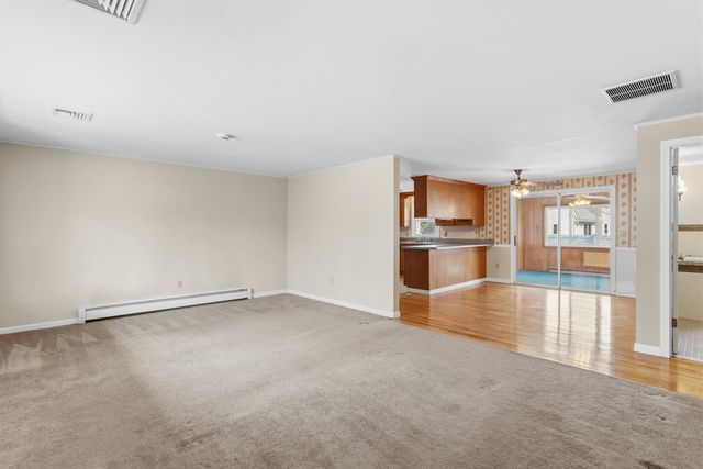 12 Colonial Circle, Hampton, NH 03842