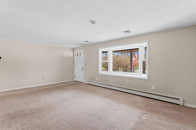 12 Colonial Circle, Hampton, NH 03842