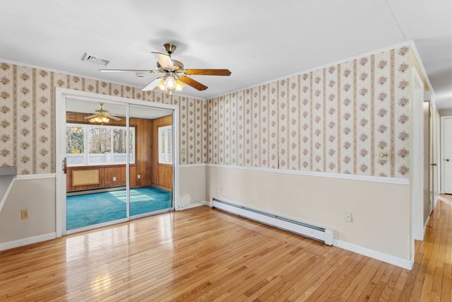 12 Colonial Circle, Hampton, NH 03842