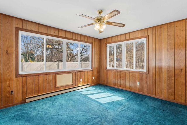 12 Colonial Circle, Hampton, NH 03842