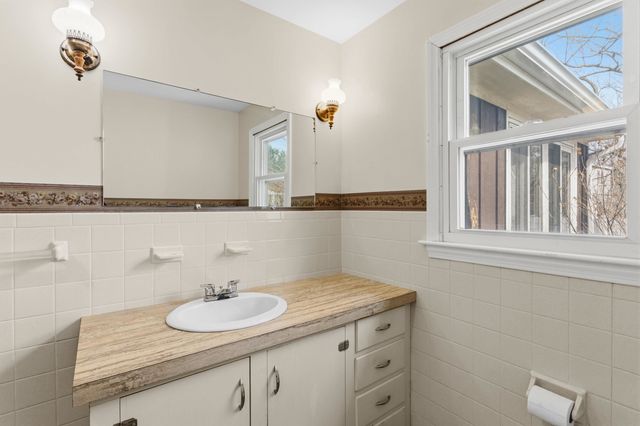 12 Colonial Circle, Hampton, NH 03842