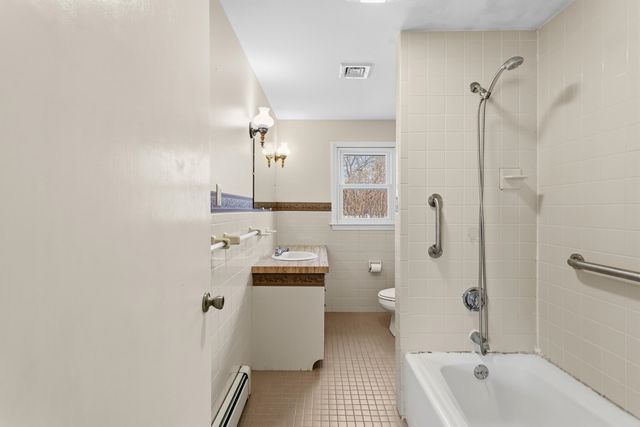 12 Colonial Circle, Hampton, NH 03842