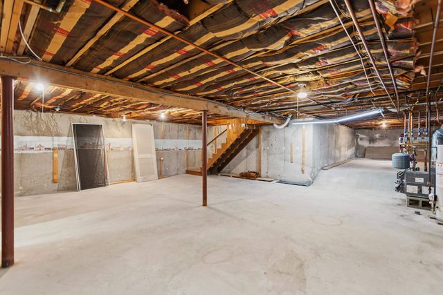 12 Colonial Circle, Hampton, NH 03842