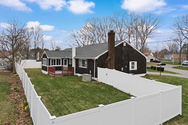 12 Colonial Circle, Hampton, NH 03842