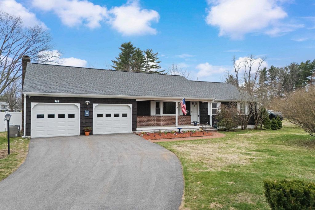 12 Colonial Circle, Hampton, NH 03842
