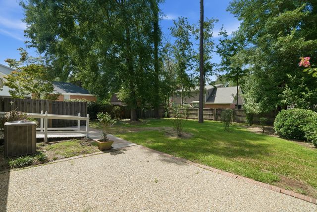 105 Merianne Dr., Hattiesburg, MS 39402