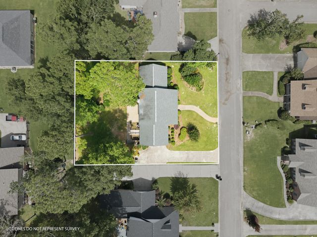 105 Merianne Dr., Hattiesburg, MS 39402