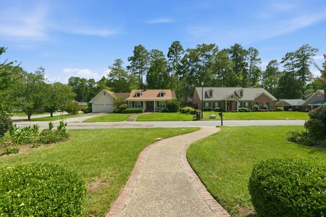 105 Merianne Dr., Hattiesburg, MS 39402
