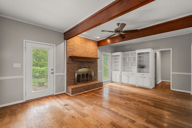 105 Merianne Dr., Hattiesburg, MS 39402
