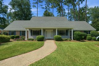 105 Merianne Dr., Hattiesburg, MS 39402