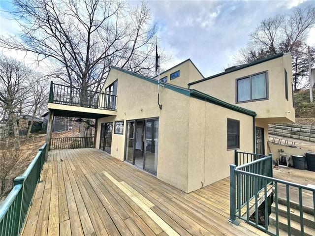 569 Sunrise Acres Point, Sunrise Beach, MO 65079