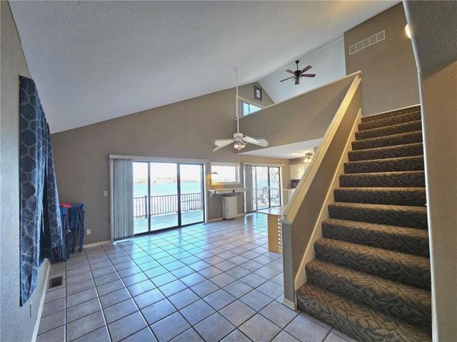 569 Sunrise Acres Point, Sunrise Beach, MO 65079