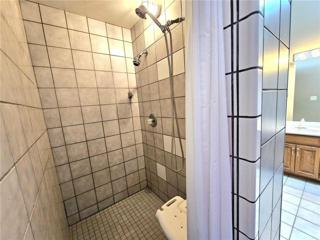 569 Sunrise Acres Point, Sunrise Beach, MO 65079