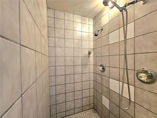 569 Sunrise Acres Point, Sunrise Beach, MO 65079