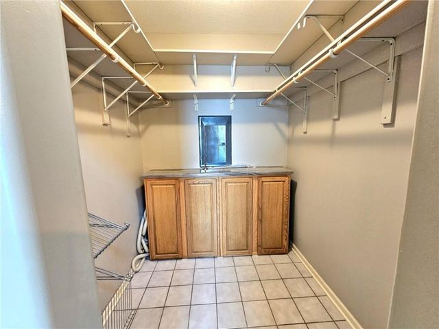 569 Sunrise Acres Point, Sunrise Beach, MO 65079