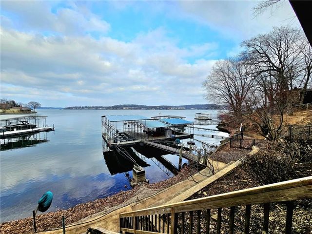 569 Sunrise Acres Point, Sunrise Beach, MO 65079