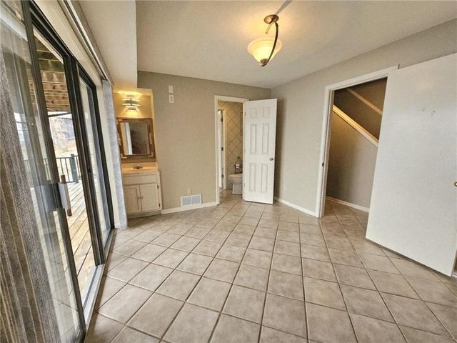 569 Sunrise Acres Point, Sunrise Beach, MO 65079