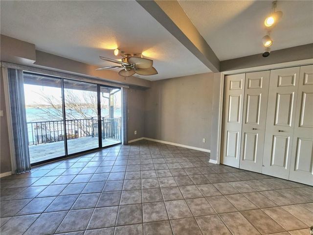 569 Sunrise Acres Point, Sunrise Beach, MO 65079