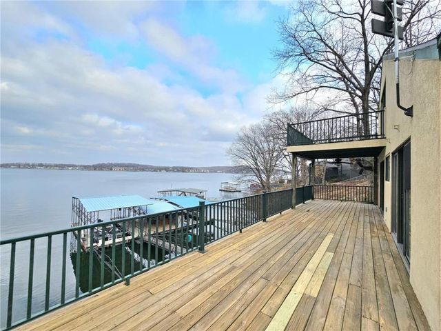 569 Sunrise Acres Point, Sunrise Beach, MO 65079