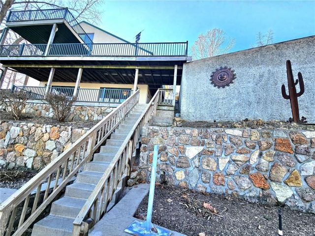 569 Sunrise Acres Point, Sunrise Beach, MO 65079