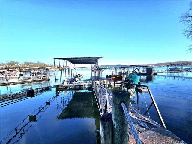 569 Sunrise Acres Point, Sunrise Beach, MO 65079