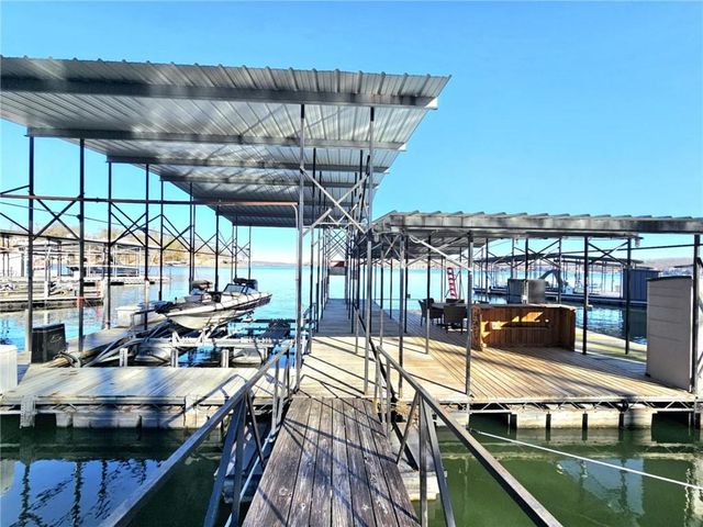 569 Sunrise Acres Point, Sunrise Beach, MO 65079