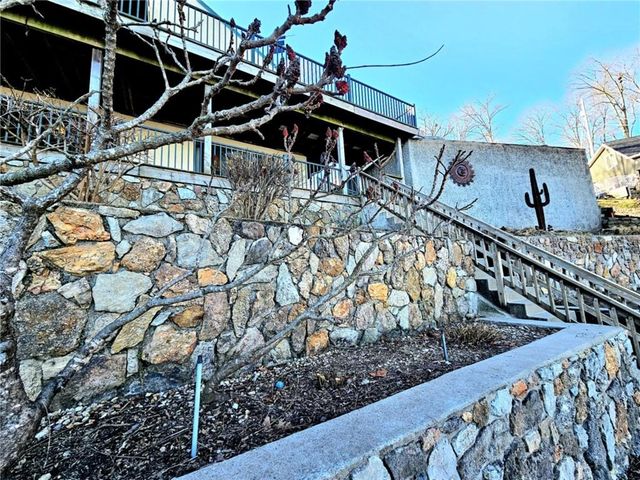 569 Sunrise Acres Point, Sunrise Beach, MO 65079