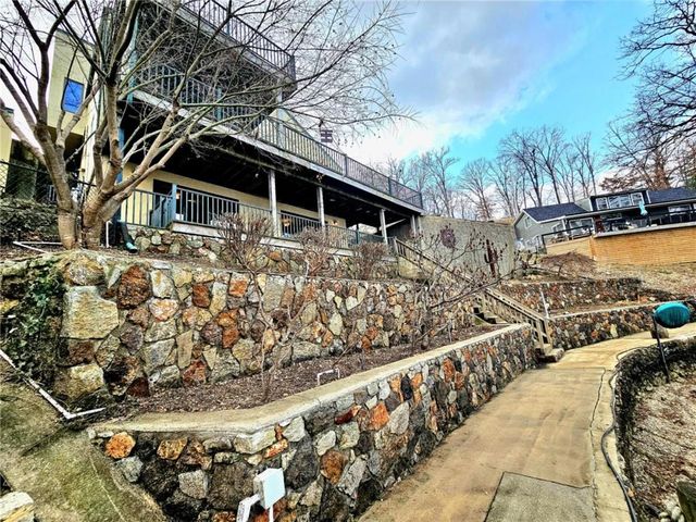 569 Sunrise Acres Point, Sunrise Beach, MO 65079