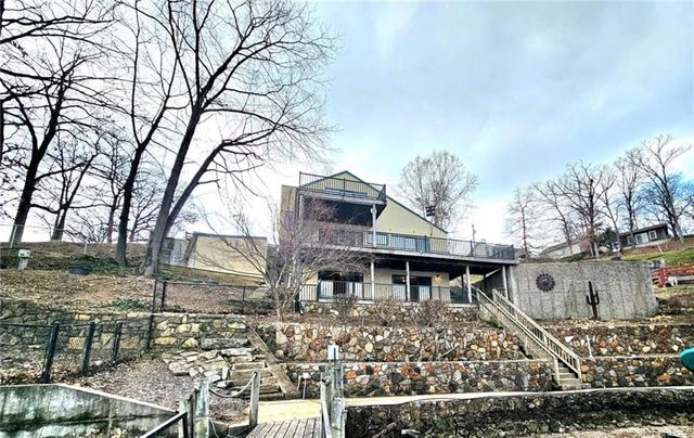 569 Sunrise Acres Point, Sunrise Beach, MO 65079