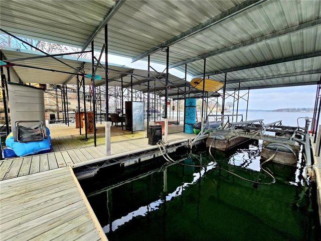 569 Sunrise Acres Point, Sunrise Beach, MO 65079