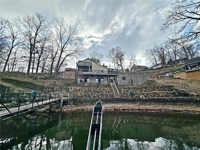 569 Sunrise Acres Point, Sunrise Beach, MO 65079
