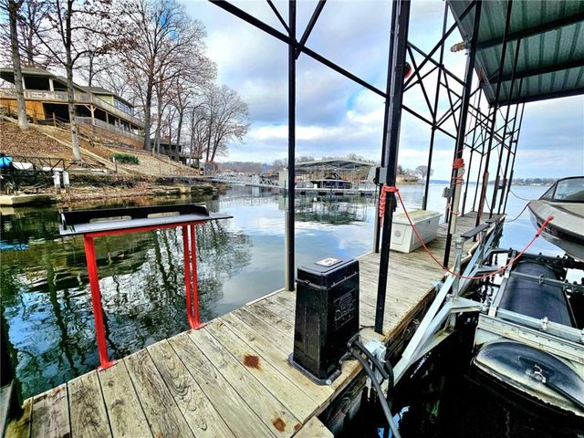 569 Sunrise Acres Point, Sunrise Beach, MO 65079