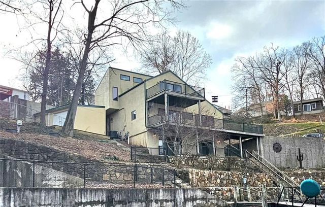 569 Sunrise Acres Point, Sunrise Beach, MO 65079