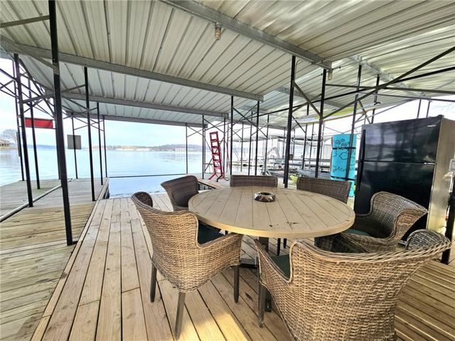 569 Sunrise Acres Point, Sunrise Beach, MO 65079