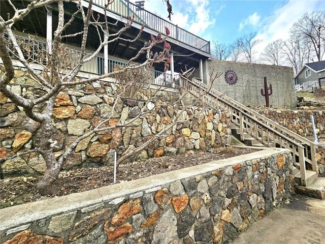 569 Sunrise Acres Point, Sunrise Beach, MO 65079