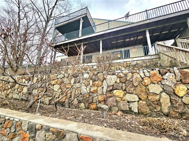 569 Sunrise Acres Point, Sunrise Beach, MO 65079