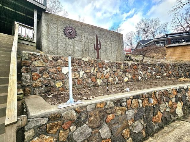 569 Sunrise Acres Point, Sunrise Beach, MO 65079