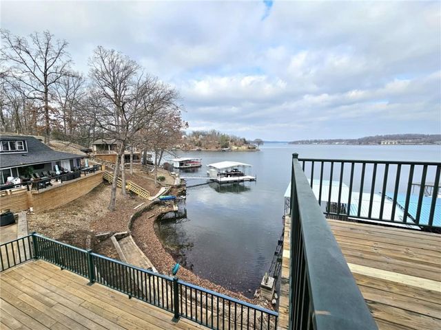 569 Sunrise Acres Point, Sunrise Beach, MO 65079