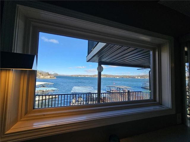 569 Sunrise Acres Point, Sunrise Beach, MO 65079