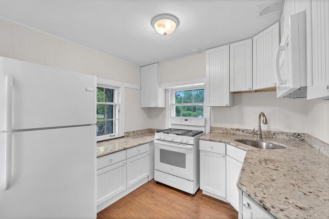 625 E Juniper LANE, Mequon, WI 53092