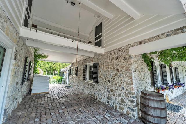 625 E Juniper LANE, Mequon, WI 53092