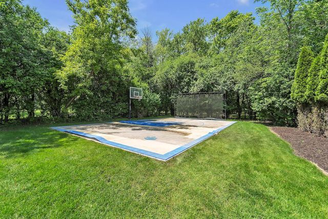 625 E Juniper LANE, Mequon, WI 53092