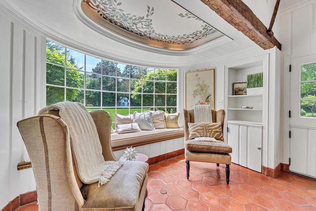 625 E Juniper LANE, Mequon, WI 53092