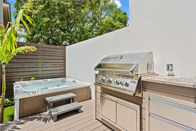 1418 NE 6th St, Fort Lauderdale, FL 33304