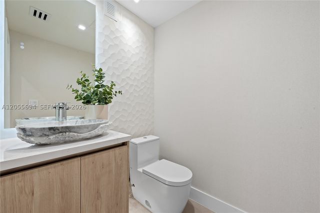 1418 NE 6th St, Fort Lauderdale, FL 33304