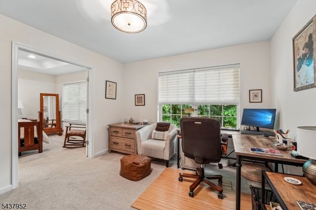 24 Pineview Dr, Waldwick Boro, NJ 07463