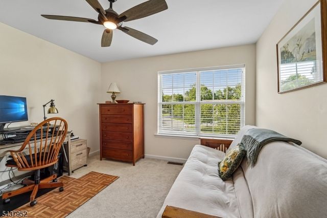 24 Pineview Dr, Waldwick Boro, NJ 07463