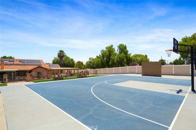 2785 State, Corona, CA 92881