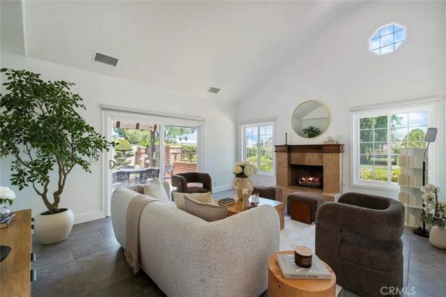 2785 State, Corona, CA 92881